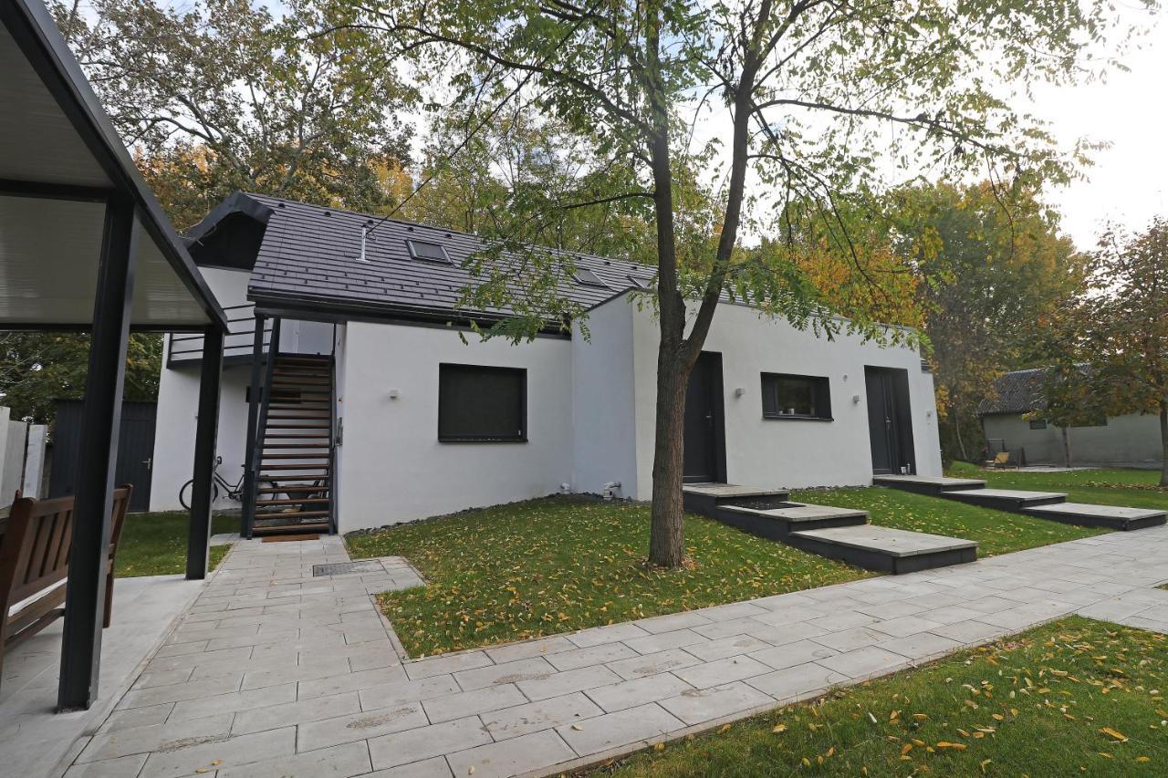 Meszes Apartman 考洛乔 外观 照片