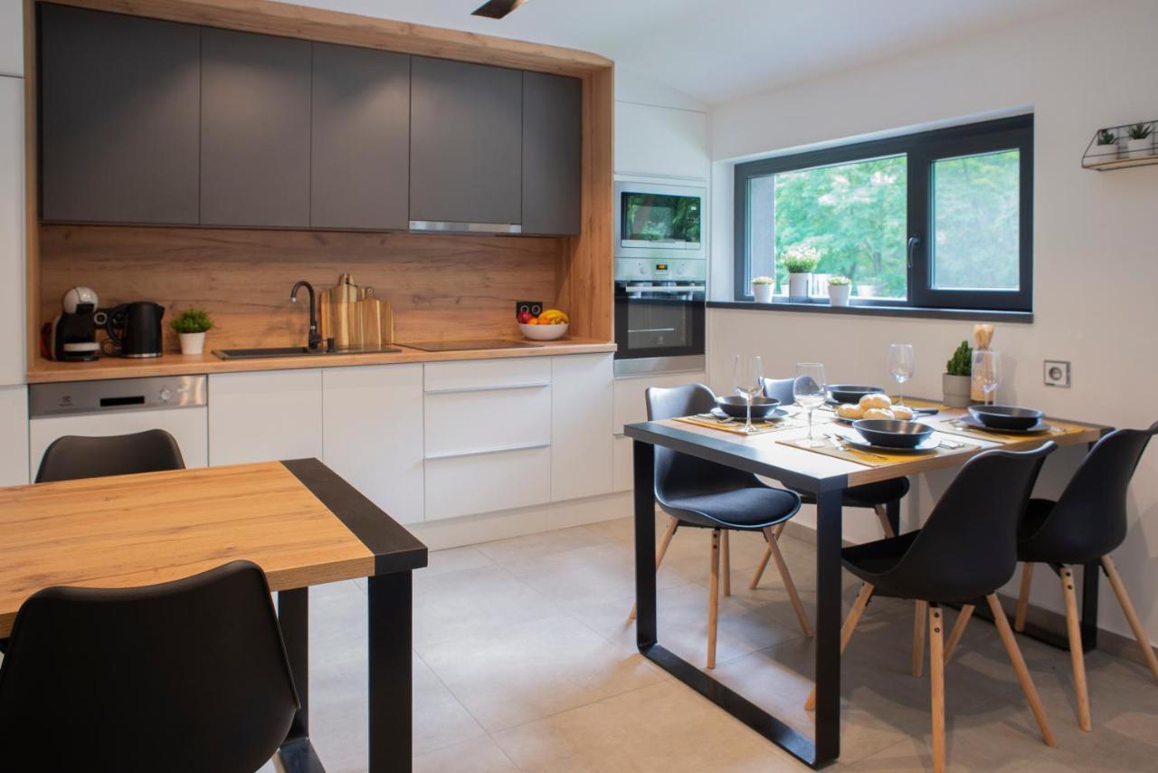 Meszes Apartman 考洛乔 外观 照片