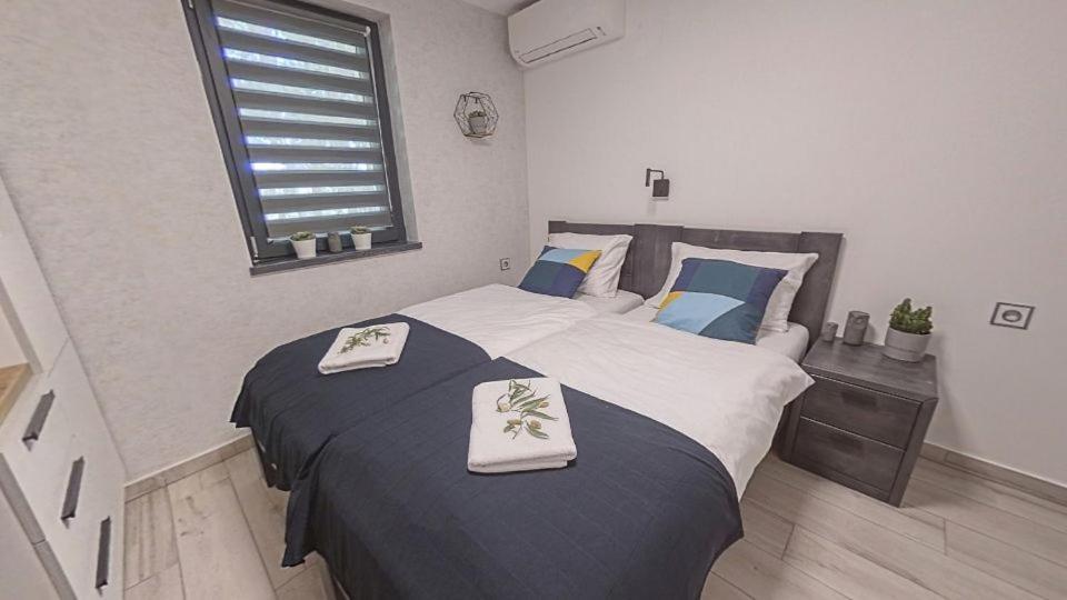 Meszes Apartman 考洛乔 外观 照片